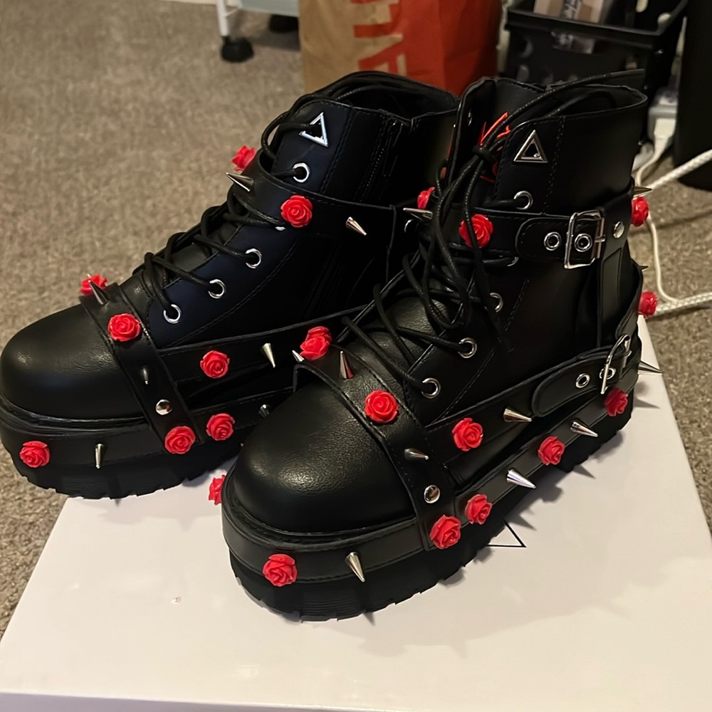 Dollskill sizs 8 slayr bndg rose boots. Brand new, in original box, never worn.
